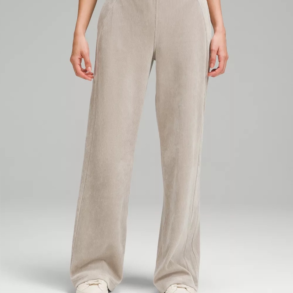 lululemon athletica Scuba Mid-Rise Wide-Leg Pant *Velvet Cord - Picture 4 of 5